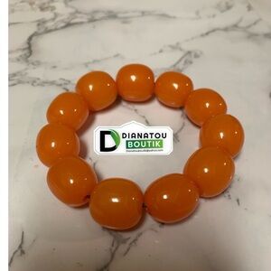 Vintage Faux Amber/Chunky Beads Expandable Bracelet.